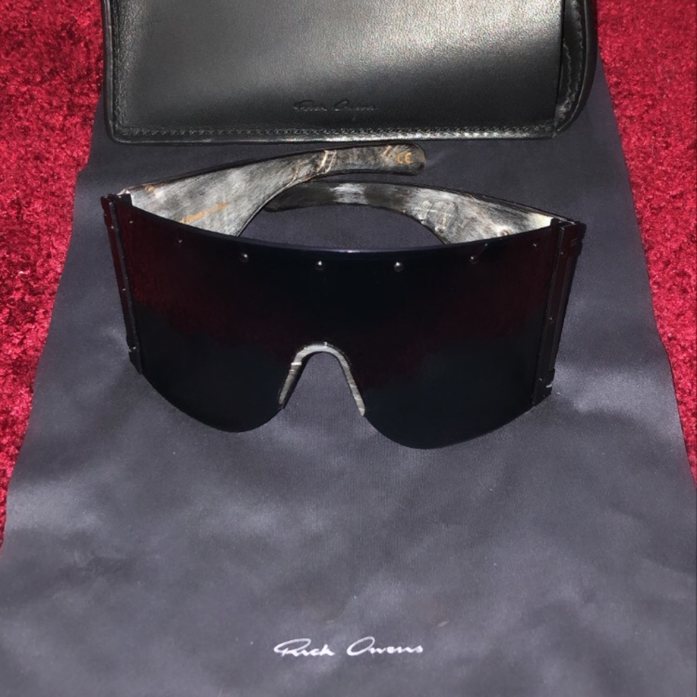 RICK OWENS UNI RAM HORN SUNGLASSES